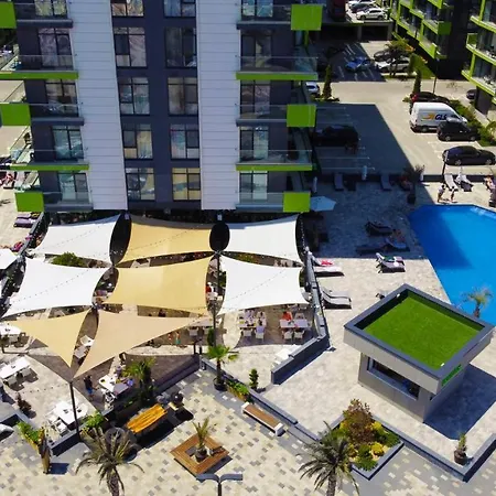 Sunrise Pool & Mamaia Nord 3*